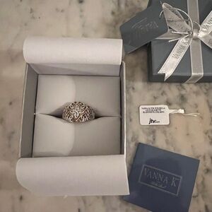 VANNA K (TM) FOR BELLA LUCE (R) 0.50CTW
PLANTINEVE (TM) RING